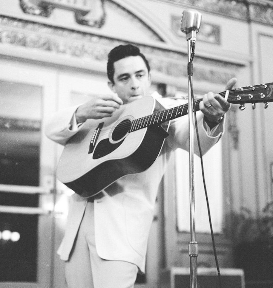 Johnny Cash: Siyah Giyen Adamın Renkli Dünyası